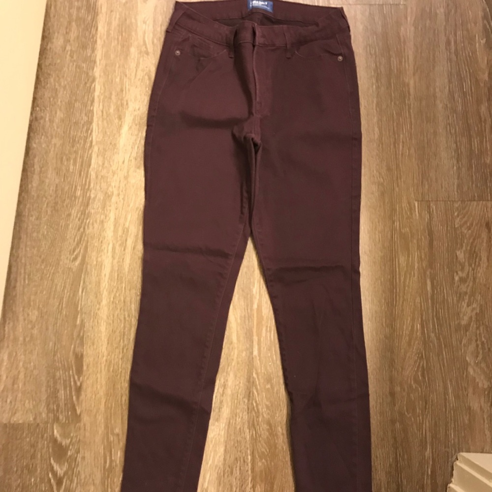 BRAND NEW OLD NAVY ROCKSTAR JEANS MAROON